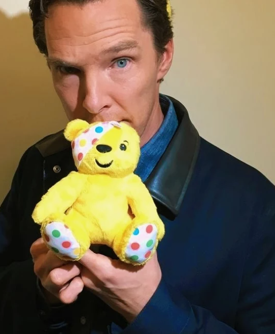 dramanavi's tweet photo. 【🎂Happy Birthday🎂】

7月19日は『SHERLOCK／シャーロック』で知られる　#ベネディクト・カンバーバッチの誕生日🎉

A24の新作ドラマで主演＆プロデュースすることが決定✨
ドラマ出演は2024年の『エリック』以来🙌

／
📺最新情報は「海外ドラマNAVI」をチェック！
リンクはプロフィールから👆
＼ https://t.co/CrH1CJpKdr