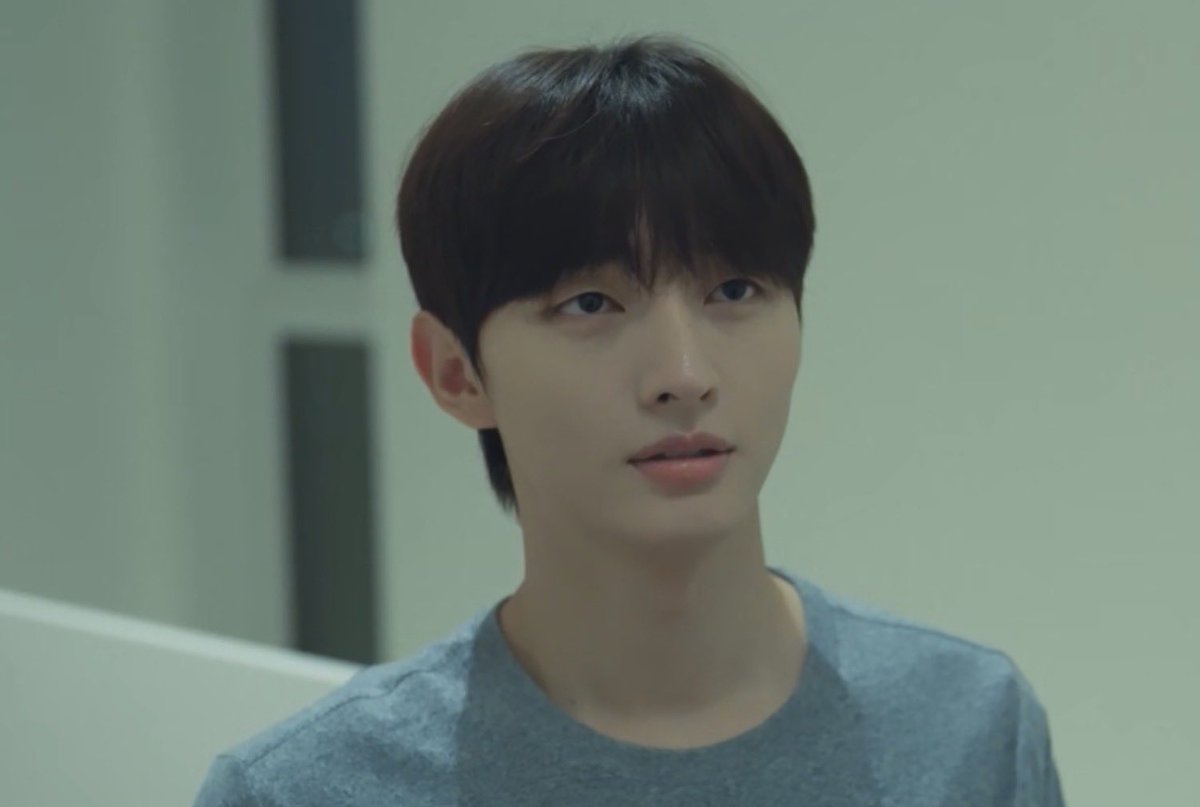 soso_note1's tweet photo. 윤지성 이쁘네….
#천둥구름비바람 https://t.co/lB1NQQmVZG