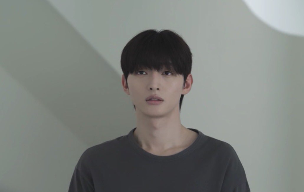 soso_note1's tweet photo. 윤지성 이쁘네….
#천둥구름비바람 https://t.co/lB1NQQmVZG