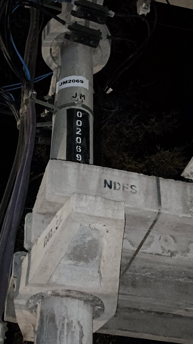Fedevallone's tweet photo. @AguasMendocinas  fuga de agua bajo transformador de EDEMSA, ubicación ( 24CF+4GR Luján de Cuyo, Mendoza ). https://t.co/q51AyMzc5U