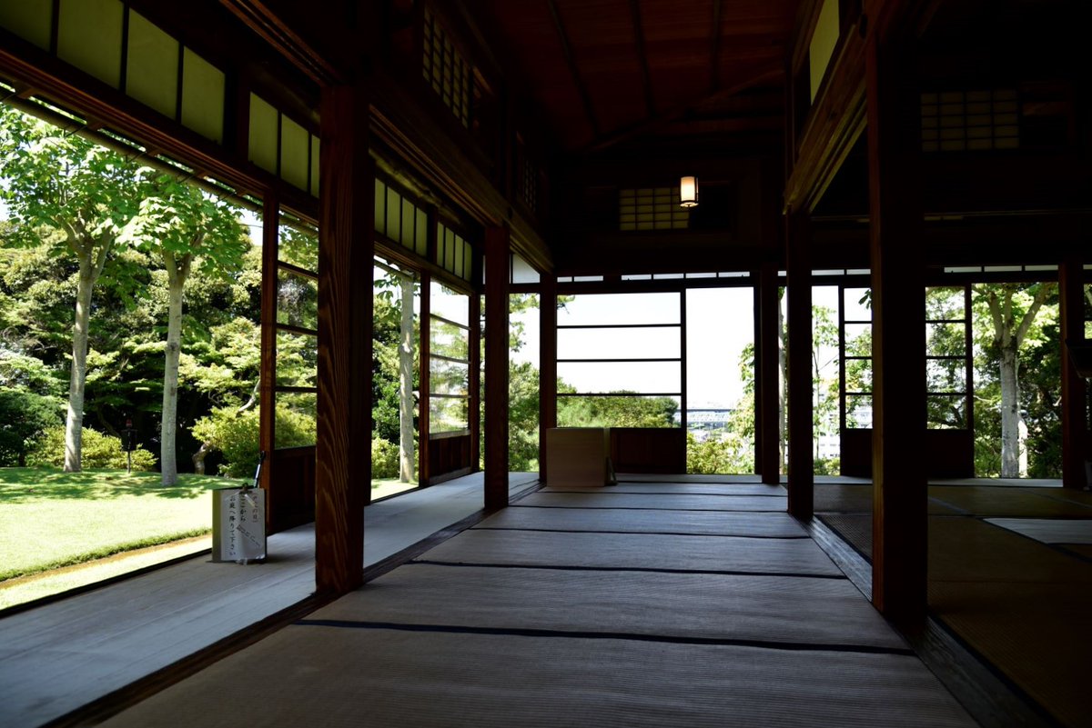 TojoMuseum's tweet photo. #戸定が丘歴史公園 の上には #真っ青な空 が。#戸定邸 の表座敷には #気持ち良い風 が吹いており室内は比較的過ごしやすいです。今日は #戸定の日 で #戸定邸庭園 に降りる事ができます。
#Matsudo #松戸市 #松戸の見どころ #重要文化財 #松戸の庭園 #行くべき場所 #明治の建物 #週末散歩 https://t.co/jIz8WsEKD3