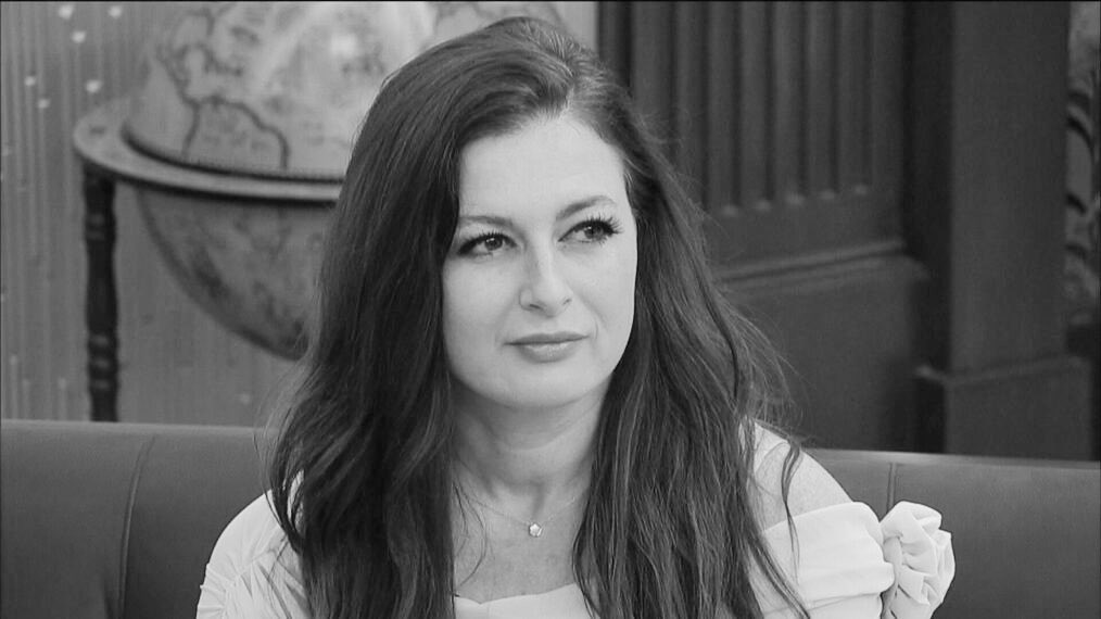tiffanyupdates2's tweet photo. She had a family. 
She had children. 
She had a husband. 
She had friends. 
She had fans.
She had supporters.
R.I.P. Rachel Reilly🕊️💔
#BB28 https://t.co/TLCCp1TrRM