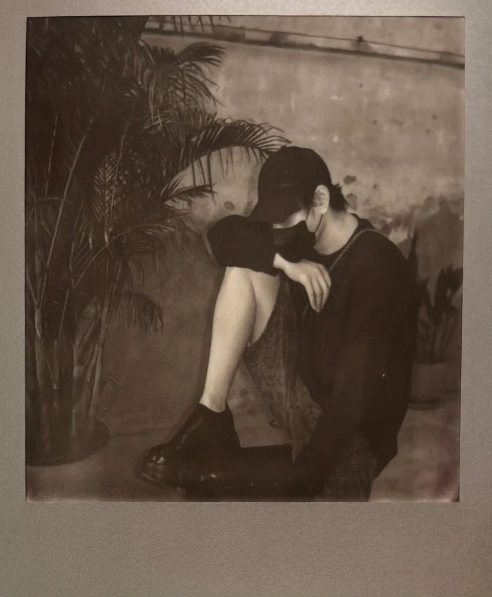 llpuccall702's tweet photo. คูมเฉือ กับ @peckpalit  กับ sepia polaroid-style portrait และเพลง touch my body ของเค้า 

มาแต่เช้า เริ่ด เริ่ด เริ่ด 💥💥💥

#เป๊กผลิตโชค ♡ #PECKPALiTCHOKE https://t.co/hNM6UqqyQK