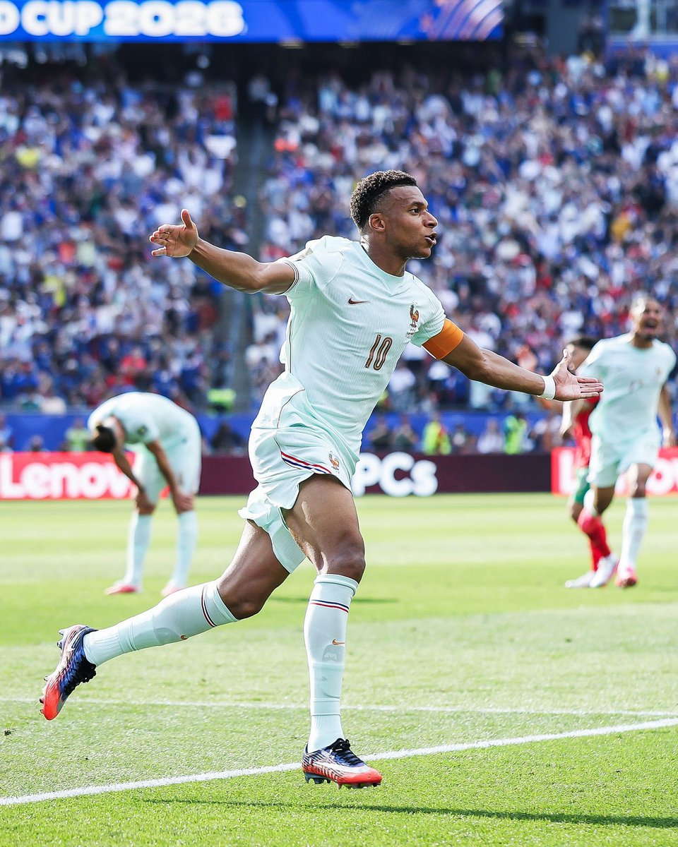 NeyoneLft's tweet photo. Ovation pour Kylian… ça fait du bien 🔥
Après des années de haine, enfin l’unanimité, Il le mérite tellement....
Et dire que certains voulaient que Didi le mette sur le banc mdrr 😭
Un Capitaine exemplaire 👑 #mbappé #coupedumonde2026 https://t.co/ZcnZi6GKMy