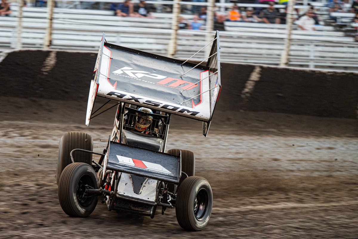 KPMotorsports27's tweet photo. .@EmersonAxsom finished P16 in Thursday’s @WorldofOutlaws Feature at @HartfordSpdway
#Axsom = P20 ➡️ P16 (+4)
Sheldon Haudenschild wins over Kofoid, Gravel.
Up Next: 2 Nights in Wisconsin! 🧀 https://t.co/8DGKpxOIMZ