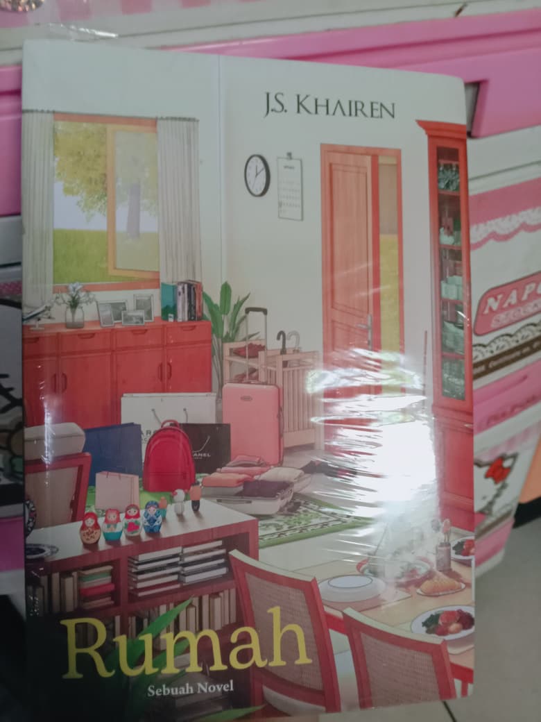 _lemoneight's tweet photo. • Rumah, 70 rb. (masih segel dan ori)

• Naoko, 118 rb. (masih segel, aku kasih harga pas po ya karena dapet bonus book pouceh. aku kelebihan beli satu) bisa nego tipis2 ya ini https://t.co/RvwkUwOQe6