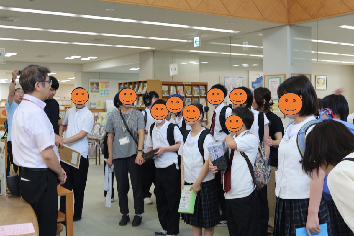 oono_ch_tl's tweet photo. 揖斐特別支援学校の生徒さんから大野町立図書館にお手製のしおりを寄贈いただきました。しおりは、ご来館されてメッセージを書いていただいた方どなたでもお持ち帰りいただけます。ぜひご利用ください。 https://t.co/K1FBj5oTLv