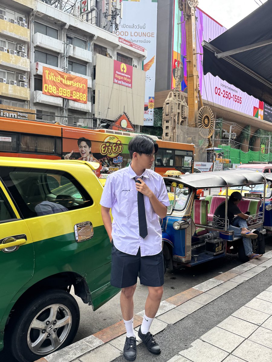 kv_o09's tweet photo. 穿 與 不穿
泳褲被嫌醜，看來要買新的了^-^ https://t.co/a04Fxw7onS