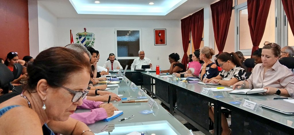 Yojaniers's tweet photo. El Presidente del @TSupremoCU presidió hoy nuestro Consejo de Gobierno.
Se evaluaron los resultados de trabajo del 1er Semestre del 2026
Fueron reconocidos los principales resultados y determinados los aspectos que aún deben hacerse mejor
El @habana_tpp avanza!!!
@Oscar_CubaTSP https://t.co/LNAUMclfQt