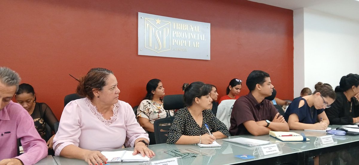 Yojaniers's tweet photo. El Presidente del @TSupremoCU presidió hoy nuestro Consejo de Gobierno.
Se evaluaron los resultados de trabajo del 1er Semestre del 2026
Fueron reconocidos los principales resultados y determinados los aspectos que aún deben hacerse mejor
El @habana_tpp avanza!!!
@Oscar_CubaTSP https://t.co/LNAUMclfQt