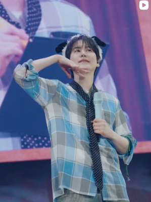 H_880203's tweet photo. 팬미팅 영상 썸넬 포챠코 규현이 인거 감다살이고 볼때 마다 웃음나와 https://t.co/NN99JZfTpS