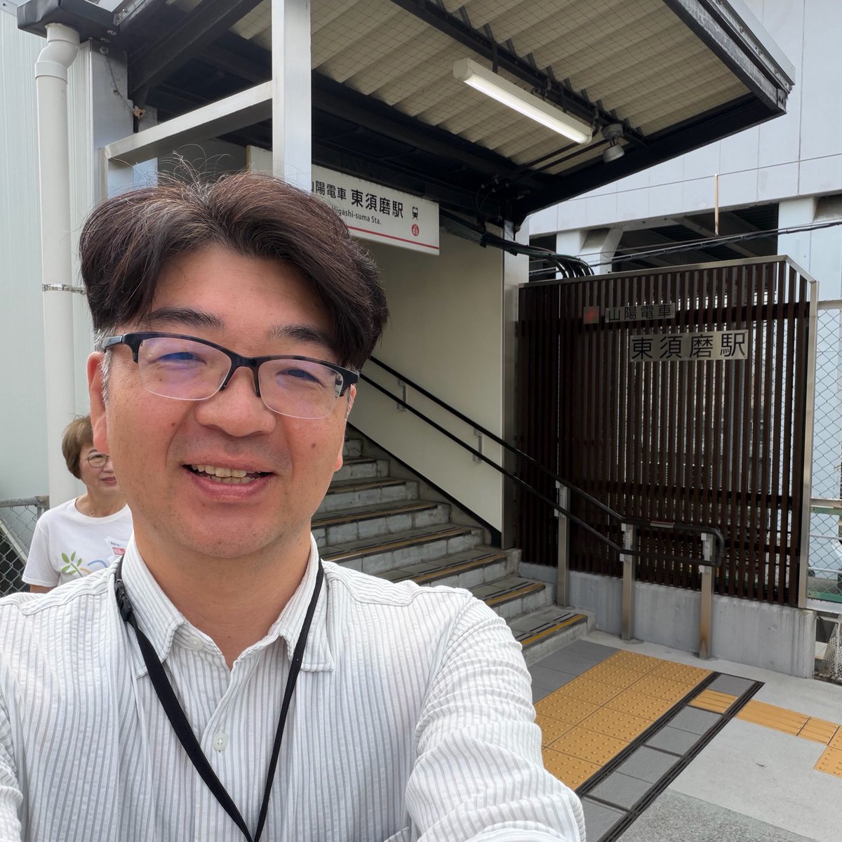 sumamaeda's tweet photo. 東須磨駅で
朝のご挨拶

日差しが一段と強く☀️
セミの鳴き声も聞こえるように👂

午前中は竜が台地域を
市会報告を持って訪問しました🐾

#日本共産党 #神戸市
#須磨区 #前田あきら https://t.co/dNmDVaADfx