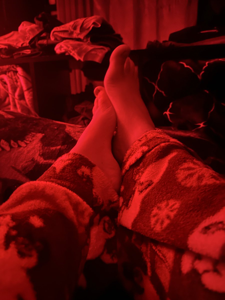 puppyfa33's tweet photo. i want your tongue on my feet 
dm me for paypal https://t.co/9ciUNsN5I6