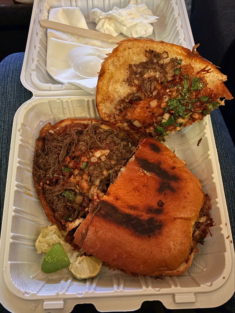 Smilerrr334's tweet photo. @elderisback Carnitas torta 🫪 https://t.co/LyaeWnSzCZ