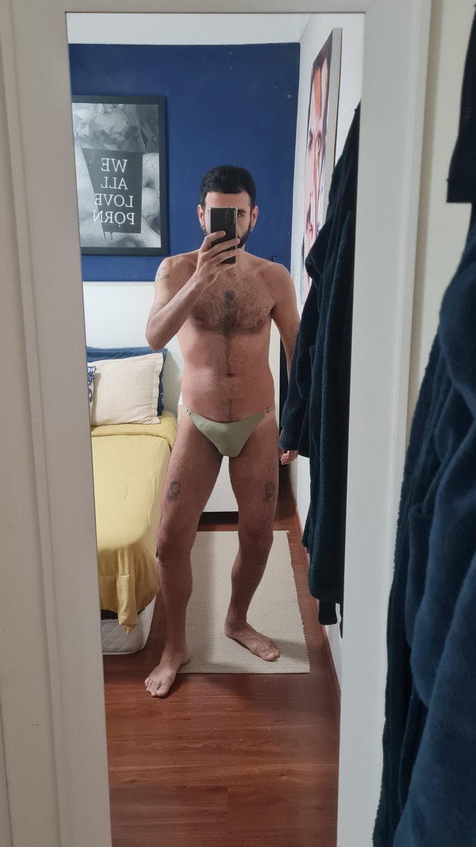 Rodrigo7485910's tweet photo. Cueca extra macia... marca veia, cabecinha, tudo! https://t.co/oblZWcmNbj