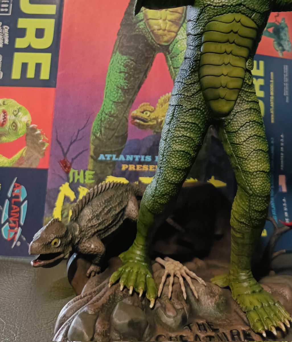 Grandmst's tweet photo. 伝説の名作キット。オーロラの半魚人やっと完成しました。
60年前のキットでこのスーパーディテール、すごすぎ。
#オーロラ ＃半魚人 https://t.co/Q0QAZZZPy8