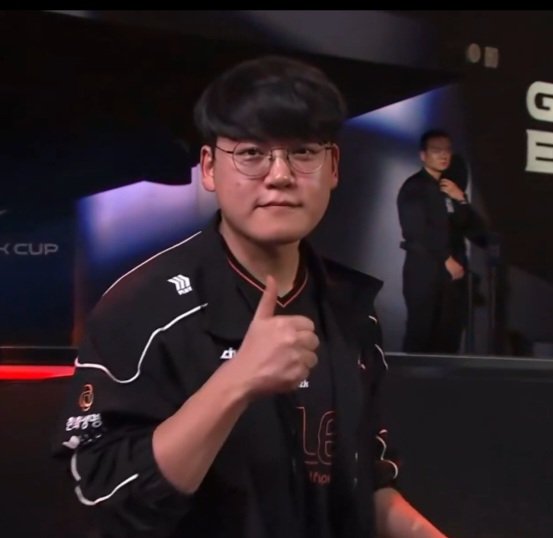 lasen_98_'s tweet photo. 선행스택 쌓기
한화생명 msi 
우승 하자!!!!! https://t.co/SDUNgrUq4f