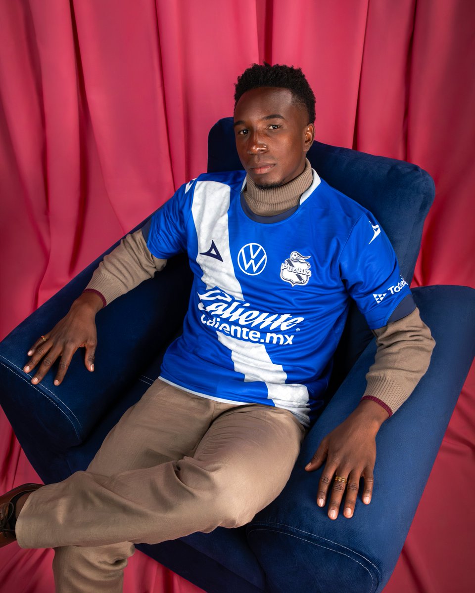 Pirma_Oficial's tweet photo. La sobriedad tiene un nuevo matiz. 🔵✨ Presentamos el jersey VISITA de @ClubPueblaMX: un diseño que lleva el brillo de nuestras raíces y la fuerza de una afición que nunca deja de luchar. 🎽🛡️

¡Consíguelo ya!
Tienda online 🔗 https://t.co/Vv5huEH3Fv
Tiendas PIRMA 📍 A partir del viernes 10 de julio 2026

#PirmaFútbol | #LaFranjaNosUne | @ClubPueblaMX