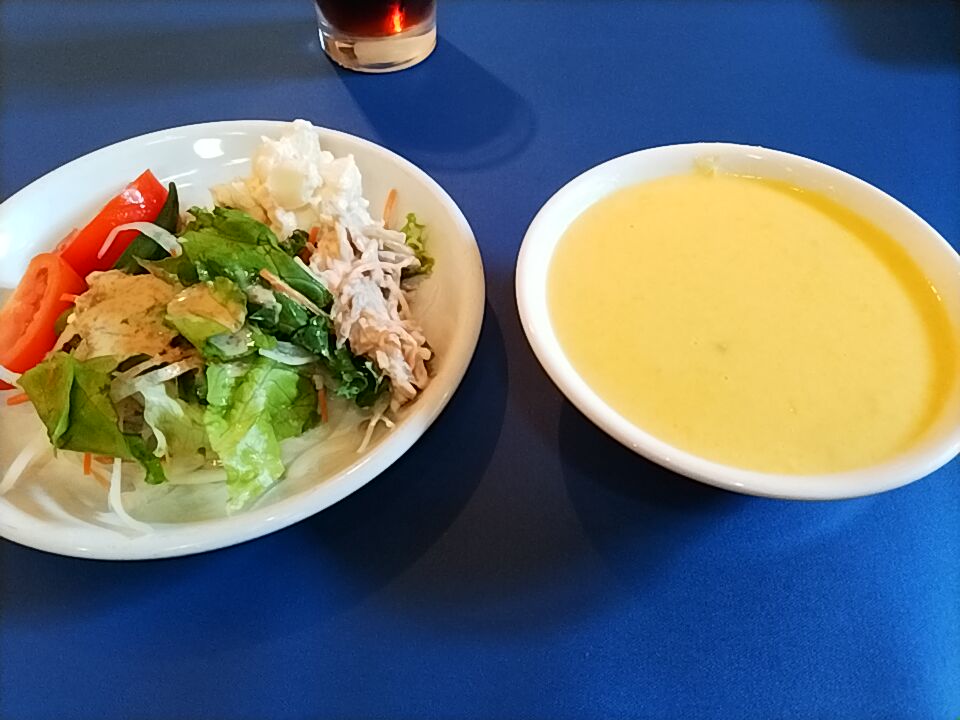 Es_terr's tweet photo. メインはコーンスープ！ https://t.co/TnqgDEMcTJ
