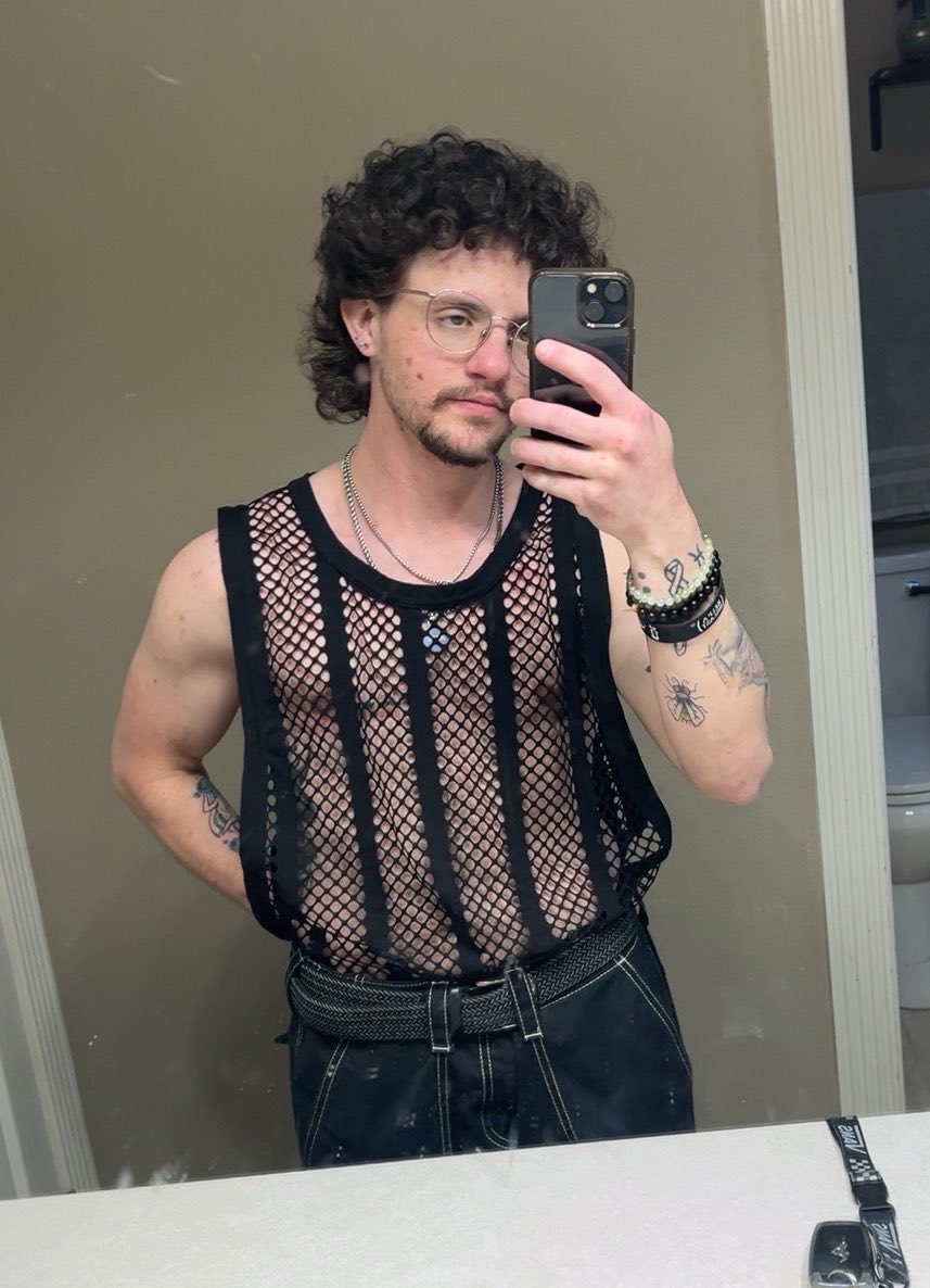 princeb3ll's tweet photo. Should I get more fishnet 🤔 https://t.co/bBrjDNrgty