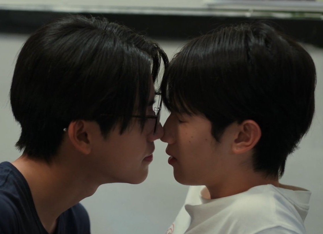 bunnyy_127's tweet photo. มีครั้งที่ 1 ก็ต้องอยากลองเพื่อความแน่ใจครั้งที่ 2 และก็อยากทำอีกครั้งที่ 3 4 5 6 อันนี้หัวใจสั่งมาและเรียกร้อง 🥹🤍
แล้วเมะติ๋มเมะแว่นพี่ทำไมลุกแรงแบบนี้ล่ะโก๋1ไม่ทันโก๋2 แน่ๆ 😅
TONSOM 9TH EPISODE
#WhenOrangesFallEP9 https://t.co/GYr9i0owWT