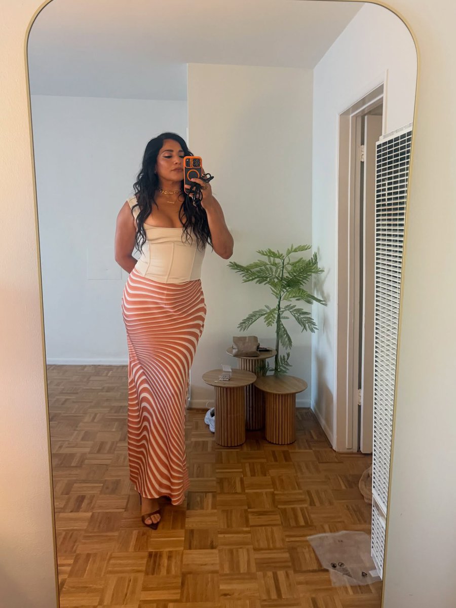 it_jade__'s tweet photo. Long dress https://t.co/Z2vgdXD96f