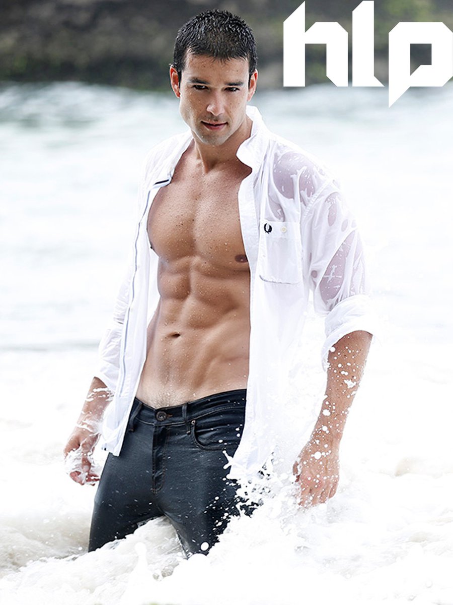 homensdelinguap's tweet photo. Ainda é Quinta, vamo de TBTzão? Bora pra 2015 com essas fotos maravilhosas do very HANDSOME @SergioMarone Sergio Marone by Marcos Serra Lima!!⚡️⚡️⚡️
#sergiomarone #throwbackthursday
#phothography #photoshoot
#homensdelinguaportuguesa https://t.co/kKf9pRUoEN