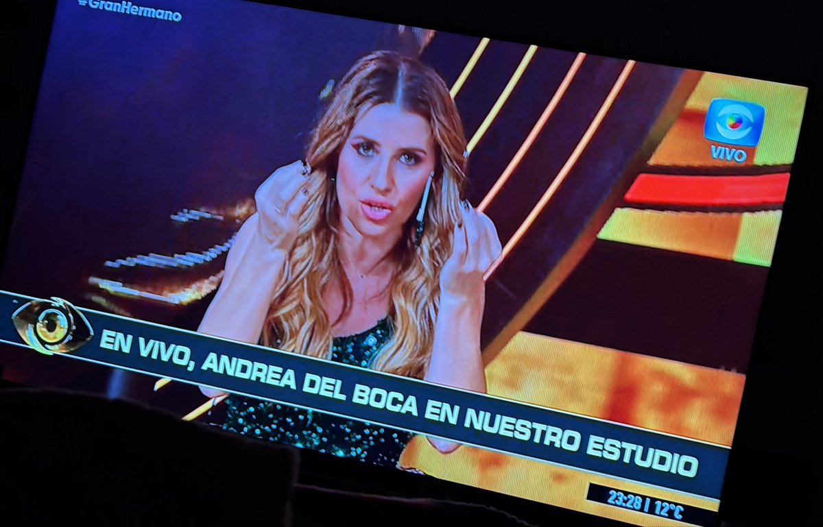 mateamargo890's tweet photo. Una payasa esta mujer y Trezeguet. Si ellos que trabajan ahí no le creen que dejan para la gente.
Estos no deberían ser analistas. Deberían echarlos.

#granhermano https://t.co/r2EPadiADT
