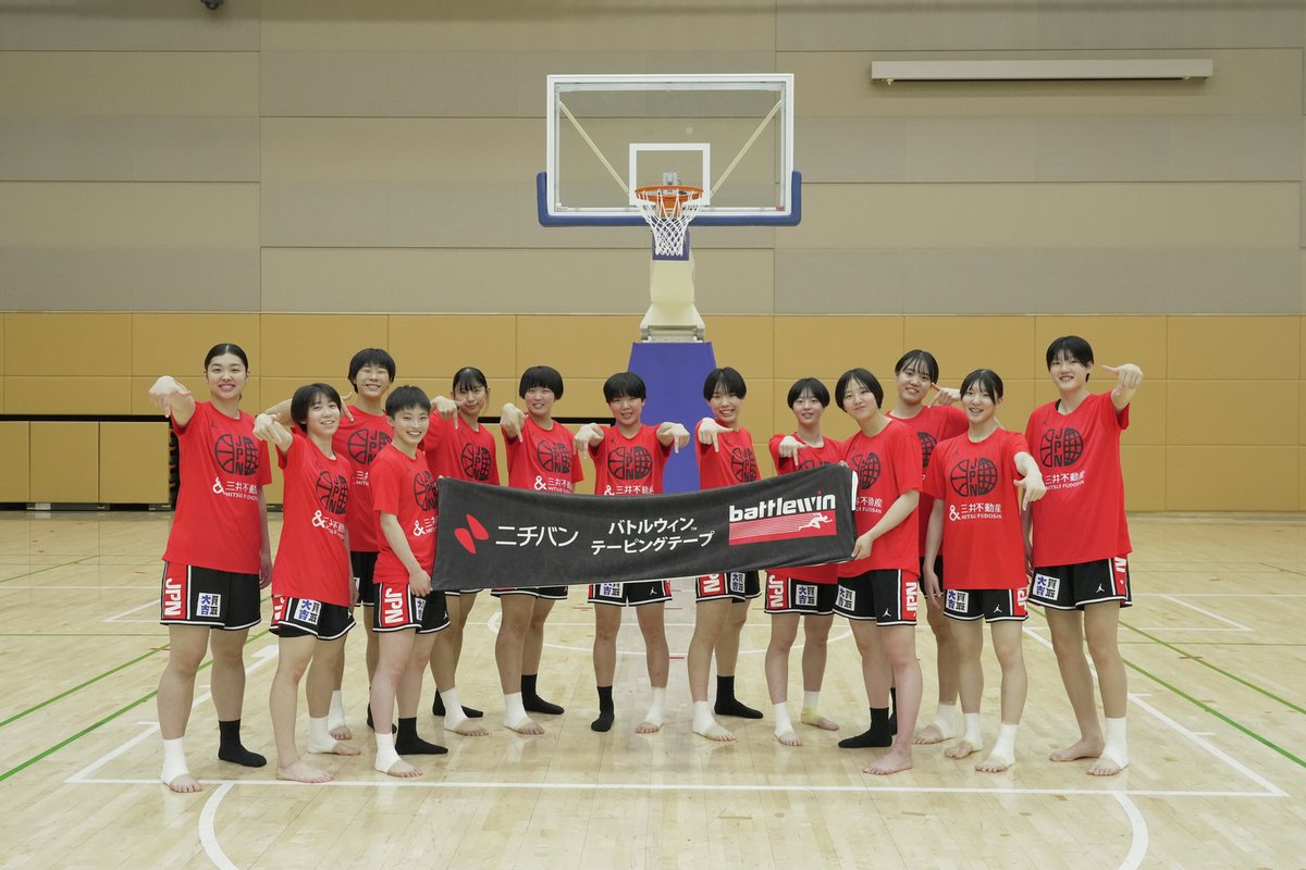 bw_supportclub's tweet photo. 7/11(土)開幕の国際大会へ挑む、バスケットボール女子U17日本代表の皆さんにテーピング講習会を行いました🏀

「ケガの予防の大切さ」の講習からテーピング体験まで、真剣かつ笑顔で取り組む姿がとても印象的でした✨
ベストなパフォーマンスを発揮できるよう、全力でサポートします⛹️‍♀️
#AkatsukiJapan https://t.co/X3DZjt1wgm