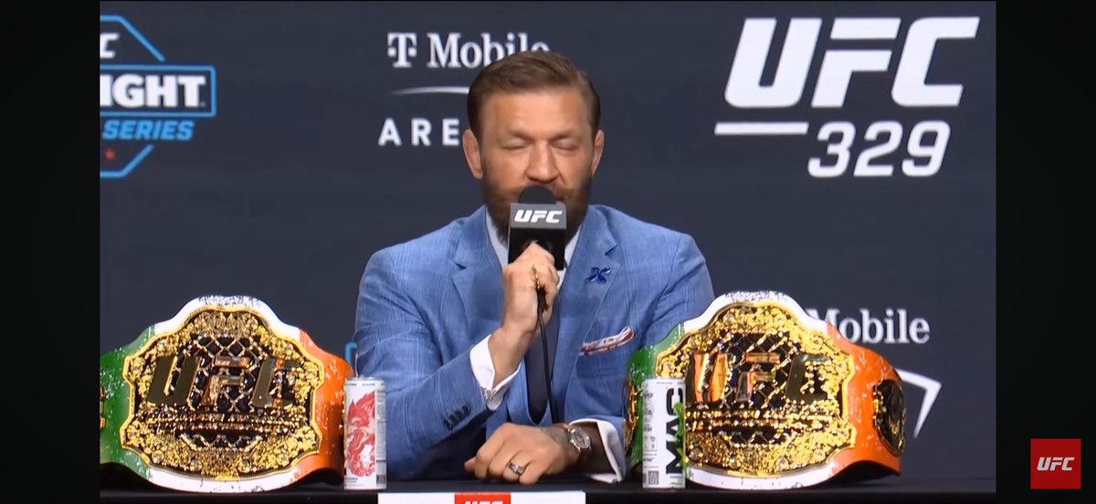 marcmma_'s tweet photo. ¿Acabo de hacerle una pregunta a Conor McGregor en la rueda de prensa?

Na no creo, debe de ser un sueño https://t.co/zVxBDJvtSw