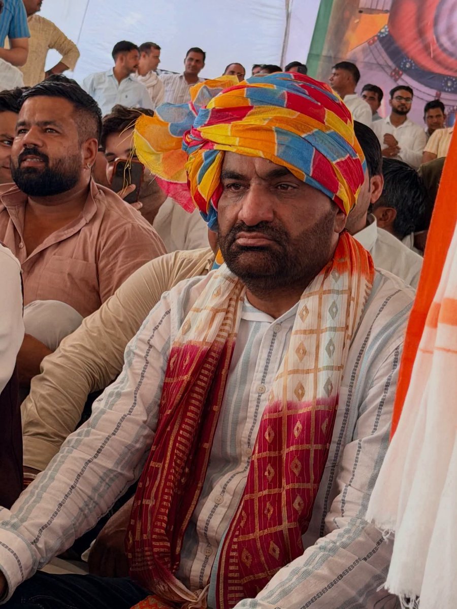 Raman_Maiya's tweet photo. नागौर वासी बहुत नसीब वाले है जिन्होंने ऐसा नेता चुना जो पूरे राजस्थान में अन्याय के ख़िलाफ़ आवाज उठा रहा है ।।
🔰🔰🔰
#hanumanbeniwal77 #TeamRLP
#RLPITCell #RLP #rlpteam https://t.co/jGBZYpmP0H