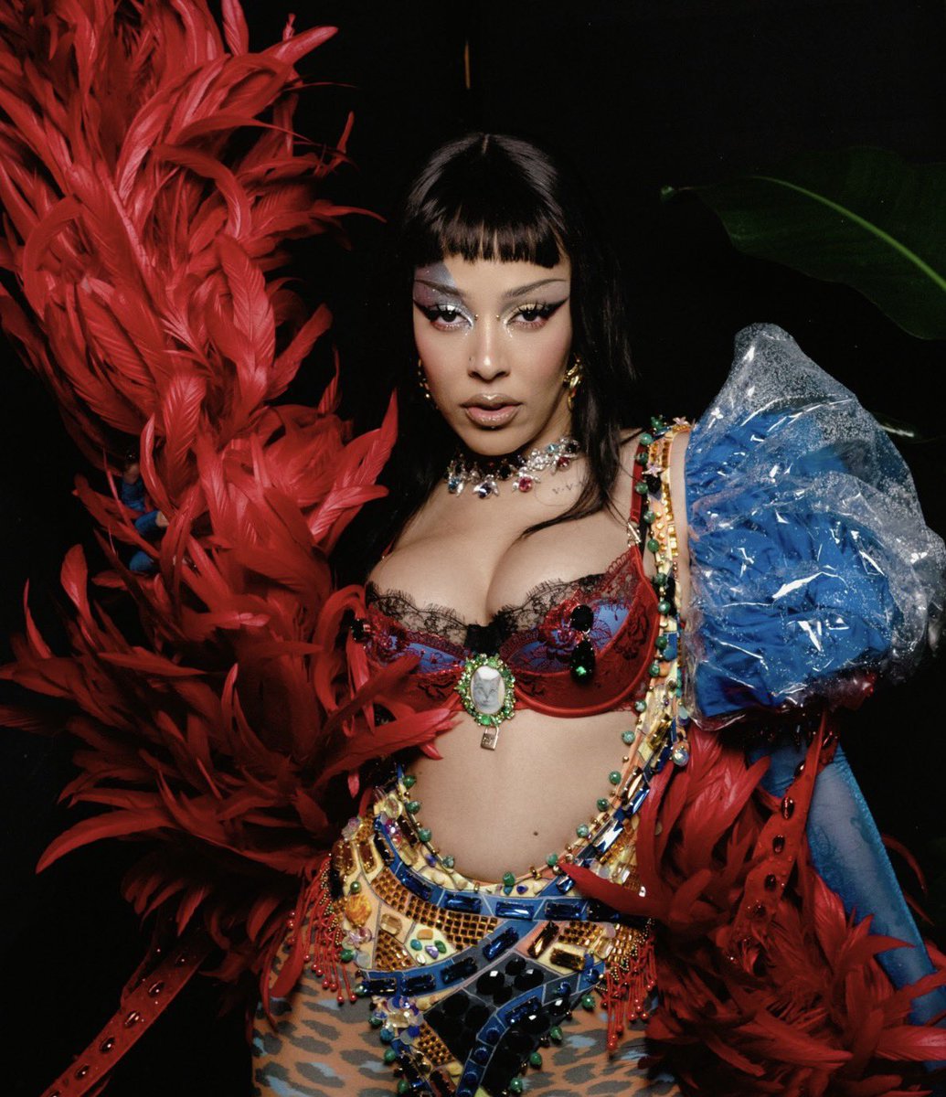 TheKittensRoom's tweet photo. .@DojaCat’s scrapped Primavera Sound Festival Barcelona outfit. https://t.co/ik5W3Gvckv