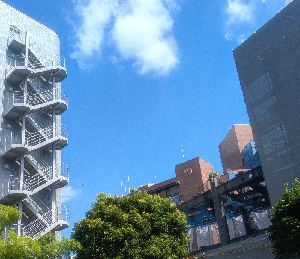 CLASS_LABEL's tweet photo. おはようございます。
7月10日(金) 東京・恵比寿は晴れ🌞です。

一気に猛烈な暑さがやってきましたね💦
こまめに水分補給をして、熱中症気をつけたいですね🙇‍♀️
本日もよろしくお願いいたします！

#企業公式が毎朝地元の天気を言い合う #企業公式が朝の挨拶を言い合う https://t.co/awsfGok4Wj