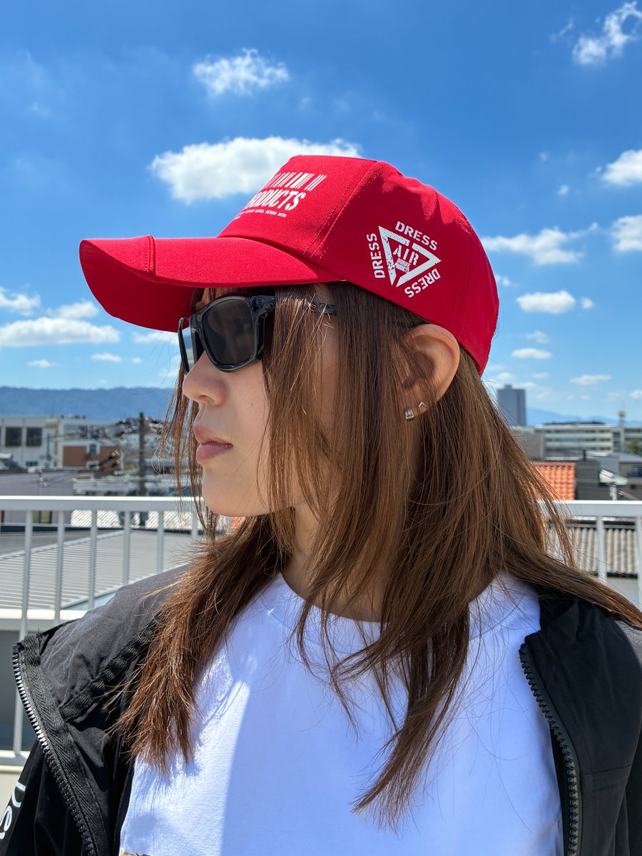 dressfishing's tweet photo. 【DRESS AIRBORNE キャップ 帽子】
 撥水・耐風性に優れた表地と独自の雨水排出機能で、悪天候でもクリアな視界をキープ！内側は吸水速乾メッシュで夏の汗や蒸れを軽減します。雨風や暑さに負けず、釣りに集中したいアングラーへおすすめの商品です！

  価格：¥3,520 
サイズ：フリーサイズ 

詳細👇 https://t.co/KXiQkVhJGL