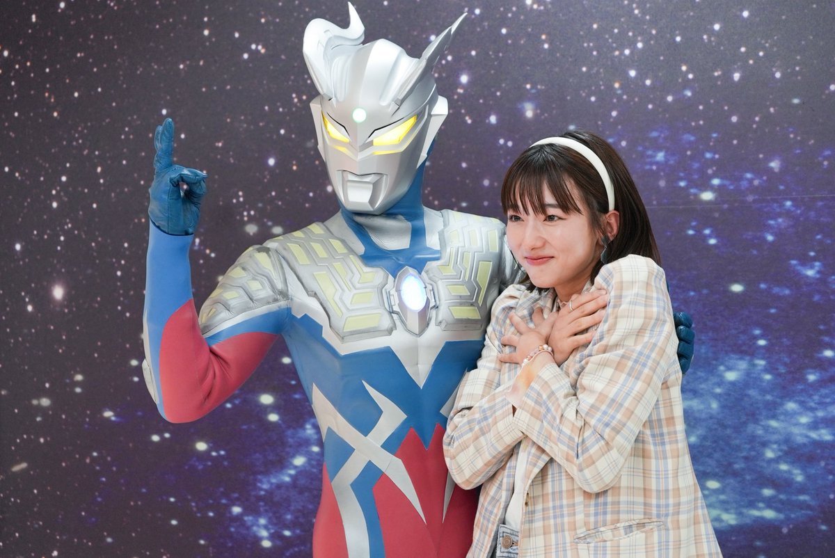 himenachaaaaan's tweet photo. ウルトラマンと、たまたまニューヨークで出会えたことは運命。

ウルトラマンと一緒に巨大化して戦えたことは、一生の誇り。

今もなお、ウルトラマンに心をときめかせてもらえることは、変わらない愛。

そしてこれからは、その愛を娘へとつないで、
世代を超えて一緒にウルトラマンを楽しんでいけることが、私にとって何よりの幸せです。

#ウルトラマンの日
#ウルトラマン６０周年