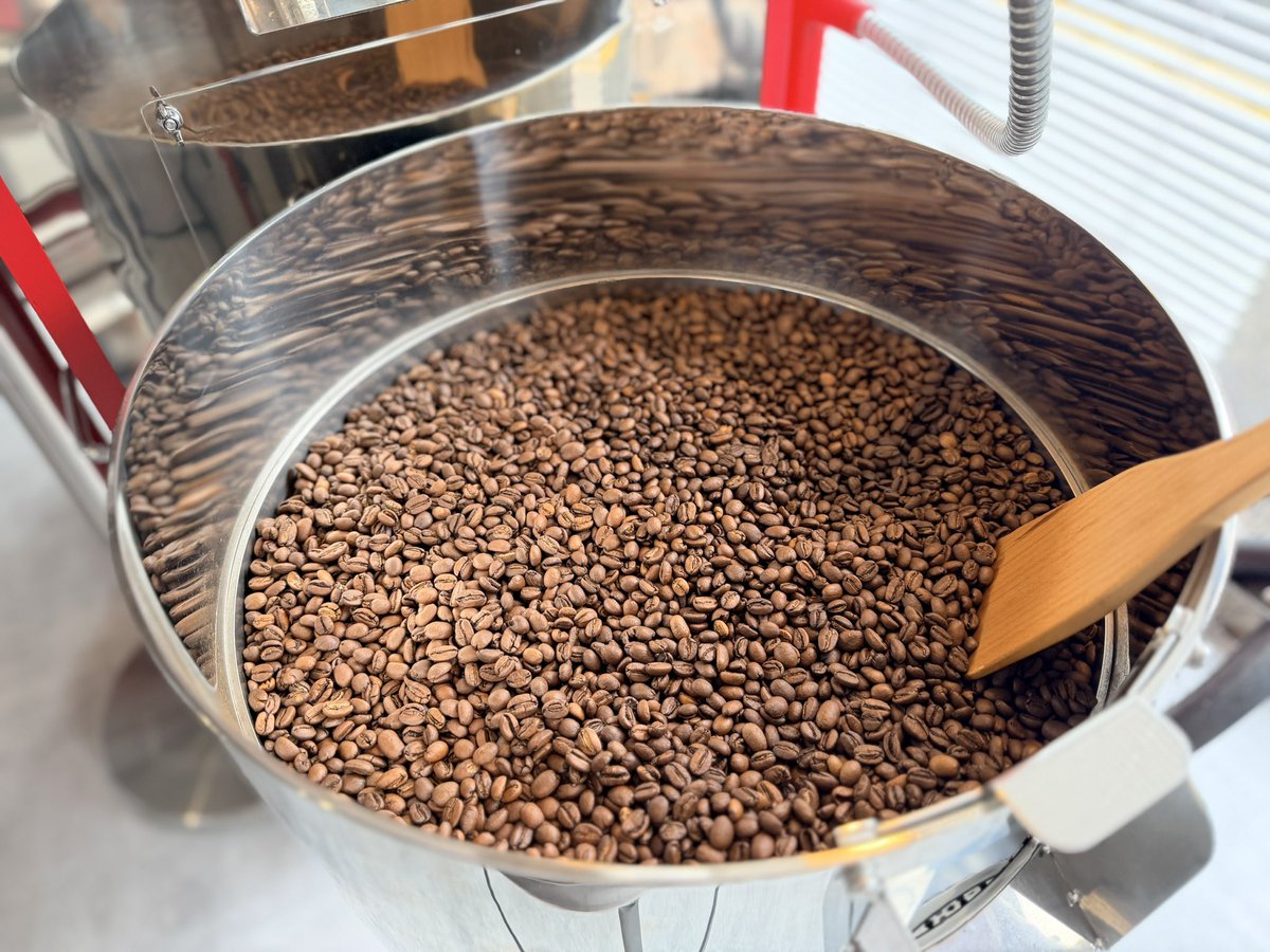 roca_Village's tweet photo. 今朝は２種作成
◆エチオピア カルマチェ農園ゲイシャG1ナチュラル（high roast）
◆インドネシア トラジャ ランテカルア（city roast）
#その人の美味しいが正解 https://t.co/lwSGR6ant9