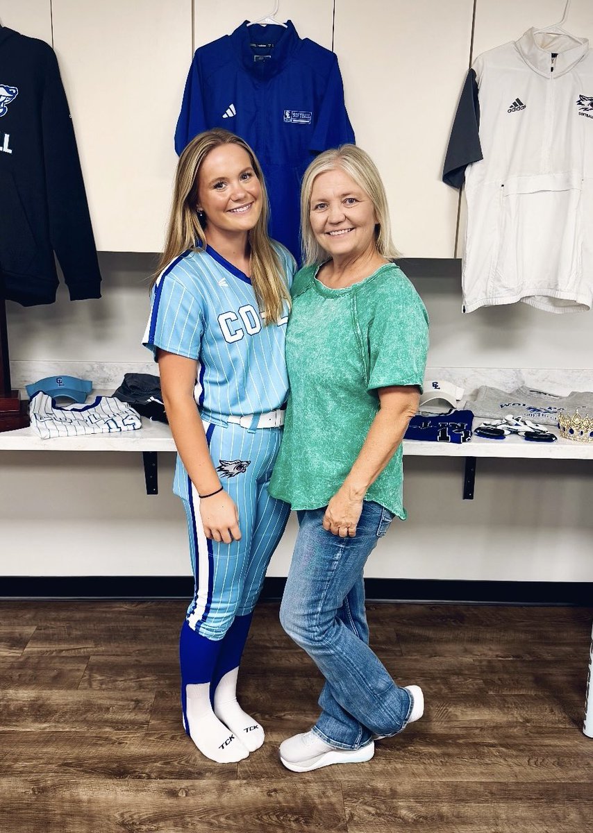 AlyssaMc2028's tweet photo. Co-Lin visit in the books!  Had a great time today on my visit with @coachmeleah and @coachbeall07!  Super excited and really enjoyed it! Thank you for having me!
@CoLinSoftball 
@IGNational2025 https://t.co/FgQxZLETcn