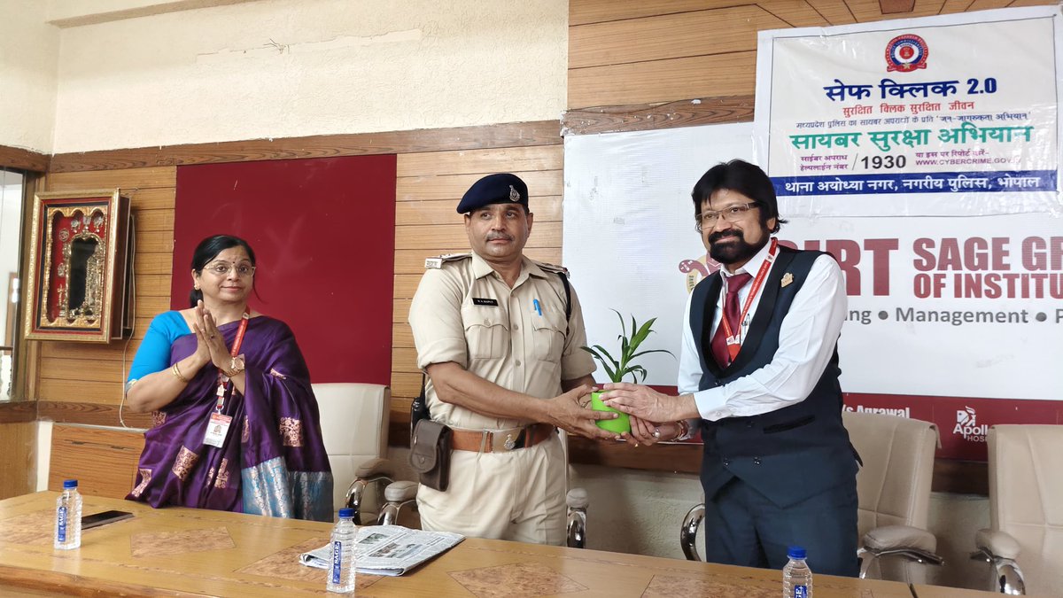 SIRT_BHOPAL's tweet photo. The Department of Applied Sciences successfully organized an expert talk on 'Safe Click' in collaboration with the Cyber Police.
#SIRT #SafeClick #CyberSafety #DigitalResponsibility #StaySafeOnline https://t.co/wSEoce9jgk