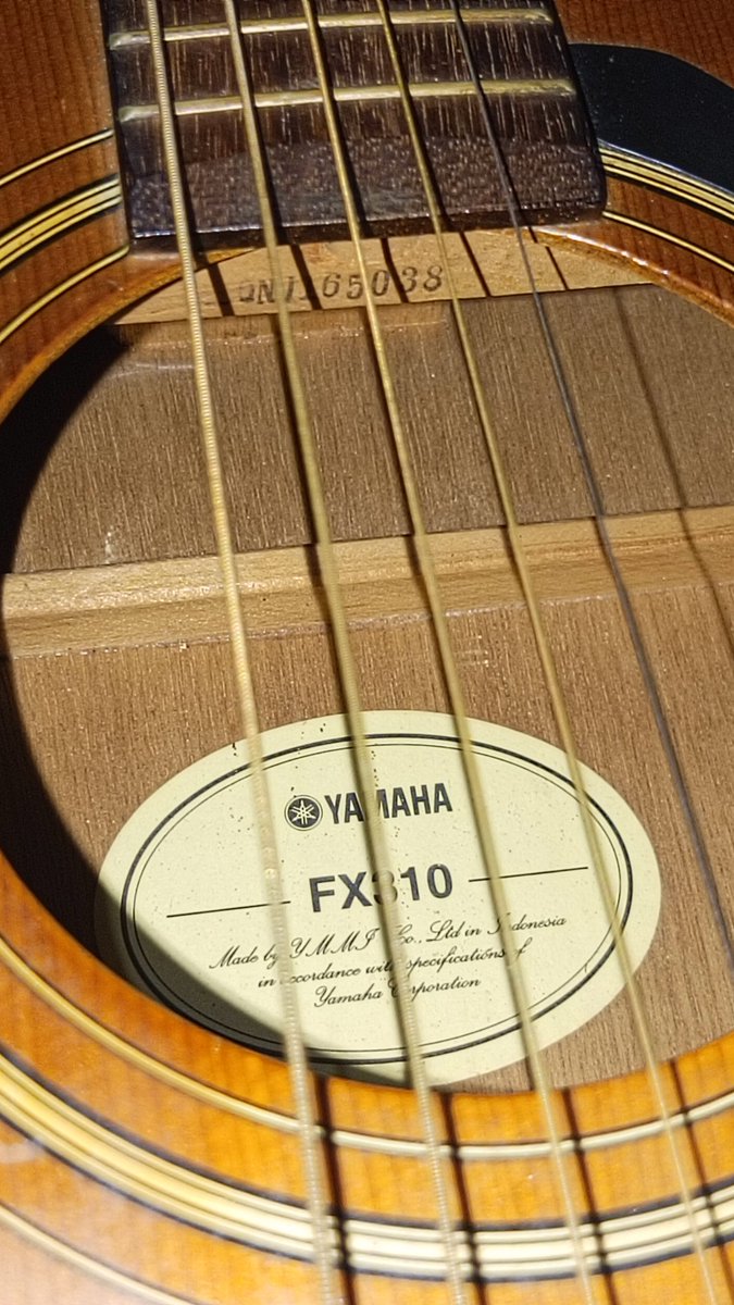 JagadSabda's tweet photo. For Sale 
- Yamaha FX310 (Electro-Acoustic Dreadnought)
- Made in: Indonesia
- Serial No: QNJ165038
- Label Dalam: "Made by Y.M.M.F. Co., Ltd in Indonesia in accordance with specifications of Yamaha Corporation"

Tawar Aja

#jual #beli #guitar  Jumat berkah diskon 50% #BTC #fyp https://t.co/rMpgbE1RSQ