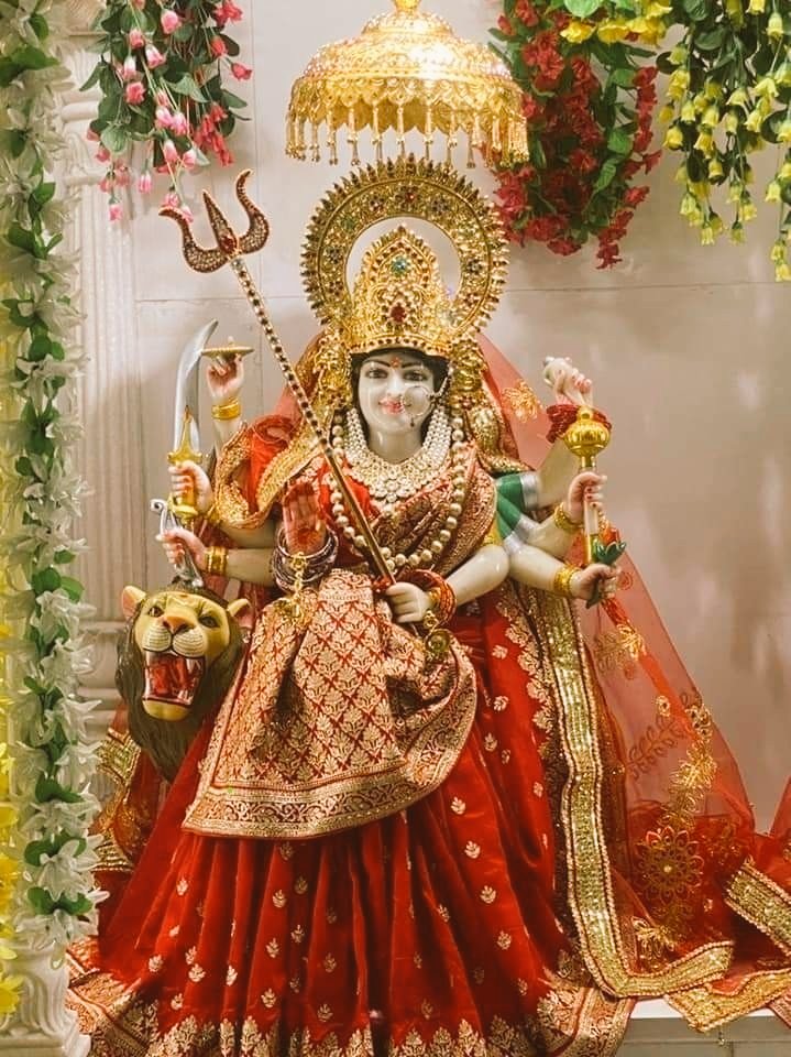 PoojaHindu50's tweet photo. या देवी सर्वभूतेषु शक्तिरूपेण संस्थिता।
नमस्तस्यै नमस्तस्यै नमस्तस्यै नमो नमः।।

हे जगदंबा, हे आदिशक्ति, आप ही सृष्टि की जननी पालन करता और रक्षक है। आपकी कृपा से जीवन में सुख, शांति, समृद्धि और साहस का संचार होता है।

माँ , हमें समृद्धि, शक्ति, धैर्य और धर्म के मार्ग पर चलने की प्रेरणा दें।
हमारे सभी संकट दूर करें परिवार पर अपनी कृपा बनाए रखें, और हमें सदैव सत्य, सेवा और भक्ति के पद पर अग्रसर करें ।

जय माता दी 🙏🌺