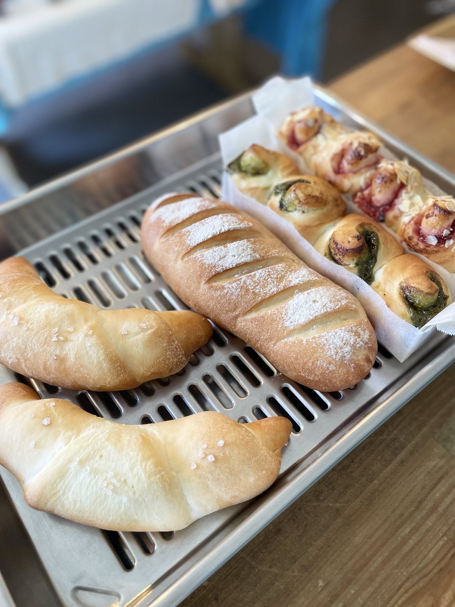 jam_clarte's tweet photo. 本日のパン🍞
◎抹茶チョコチップ
◎レーズンパン
◎ミニ食パン
◎塩パン
◎ミルクパン
◎ジャムロール
（あんこ抹茶）（プラムラムレーズン） https://t.co/UEOHsf1BPE