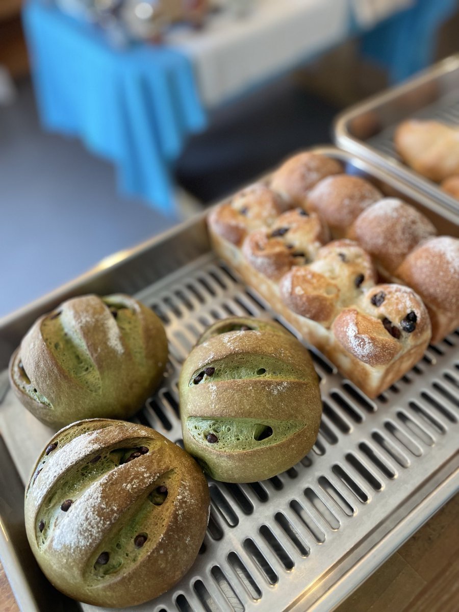 jam_clarte's tweet photo. 本日のパン🍞
◎抹茶チョコチップ
◎レーズンパン
◎ミニ食パン
◎塩パン
◎ミルクパン
◎ジャムロール
（あんこ抹茶）（プラムラムレーズン） https://t.co/UEOHsf1BPE