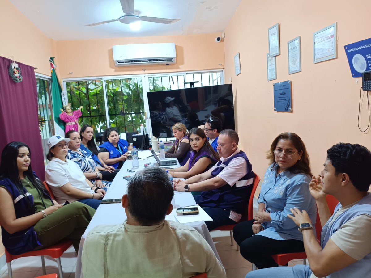 Gdpvgouveia's tweet photo. @AcnurMexico, @defensoriaifdp y @AtnmigrantesVer visitamos el Albergue Ranzahuer en Oluta para fortalecer la coordinación con nuestros aliados. La colaboración interinstitucional es fundamental para ampliar la protección y el acceso a derechos de las personas refugiadas. https://t.co/7NjCBwQIiJ