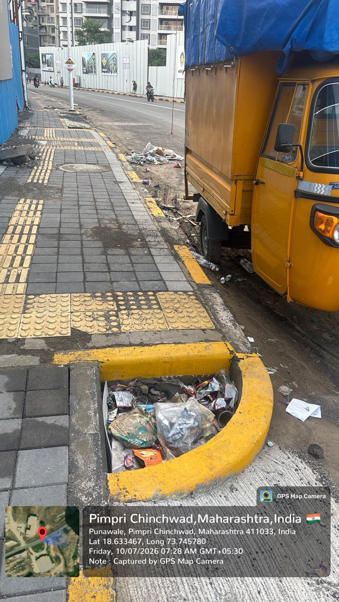 imakash93_'s tweet photo. The footpaths are meant for people to walk, not to become garbage dumps. Every corner is filled with trash, making it unsafe and disgusting for residents.
Corruption continues unchecked while taxpayers’ money disappears and basic services remain nonexistent.
#PCMC #PUNAWALE https://t.co/wY6HzIvq1G