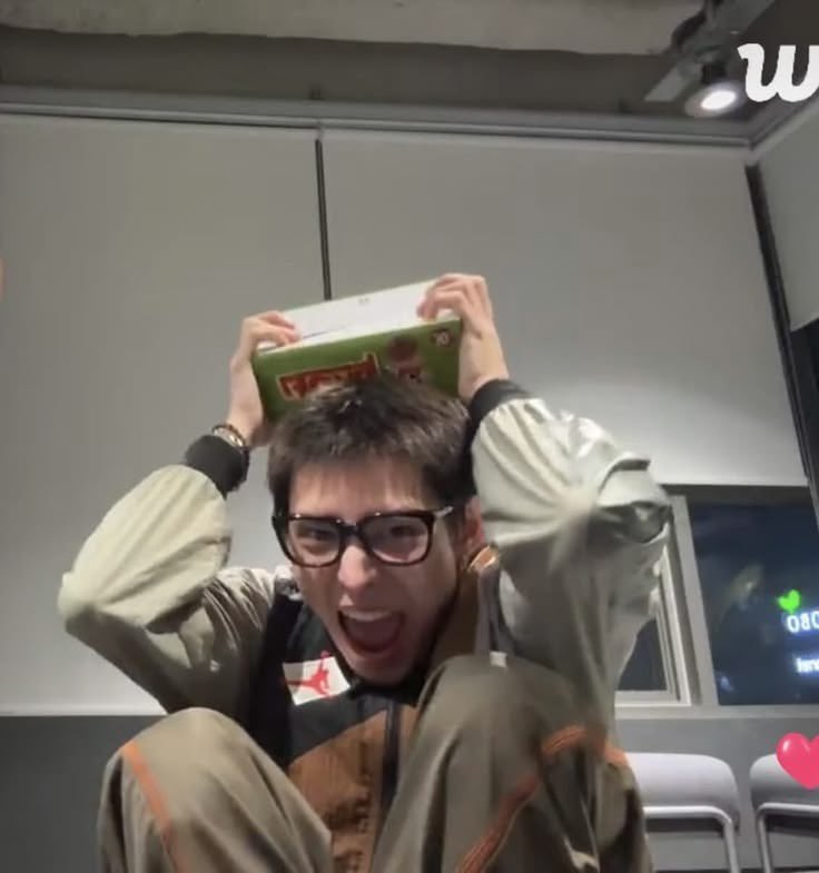chaoyufm's tweet photo. i miss james :( https://t.co/1JAd74vaFa