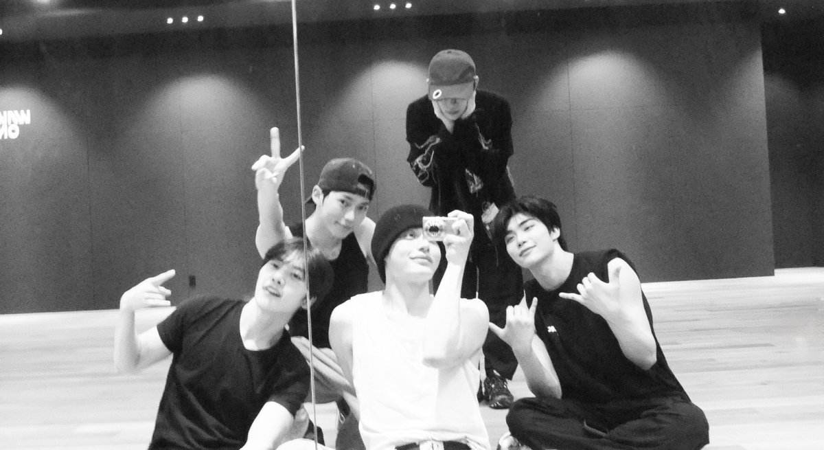 BaBo_jiwoong's tweet photo. 지웅이 카메라 많이 들어죠라 https://t.co/5d5gri4H3B