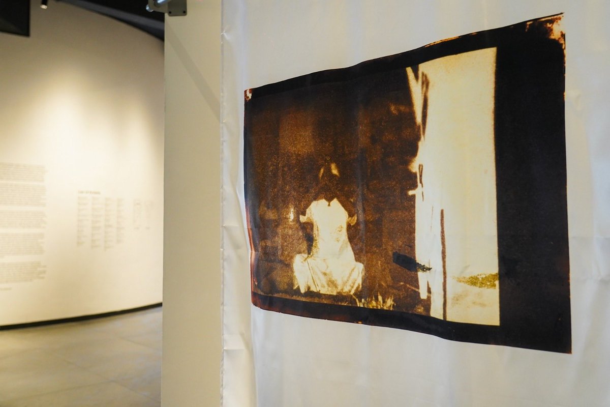 fotobalifest's tweet photo. In Seusai Abu yang Terurai (After His Ashes), Made Virgie explores memory, grief, and remembrance through family archives, moving images, and salt-print photography.

03 June – 12 July 2026
Nuanu Creative City https://t.co/lhn9ttNlNn