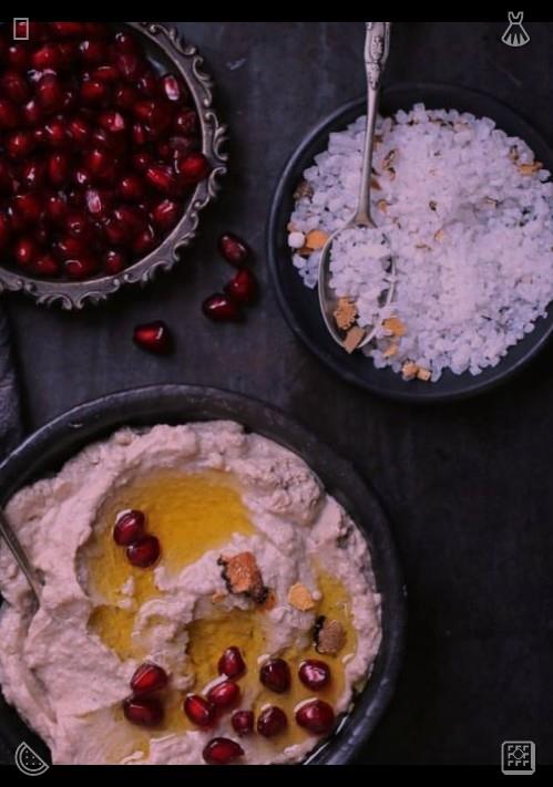 iyasippss's tweet photo. Night snacks are the subtle, warm fireworks of the city. As the urban world sleeps, these treats preserve the most moving human warmth. Forgive easily and live in peace. https://t.co/ZTE77TgV8y