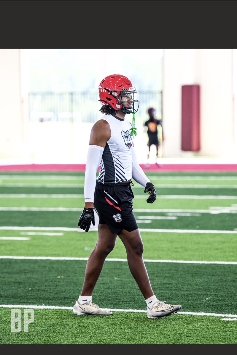 Begreatoden's tweet photo. Summer grind 💪🏾 https://t.co/kJFBxU6IHV