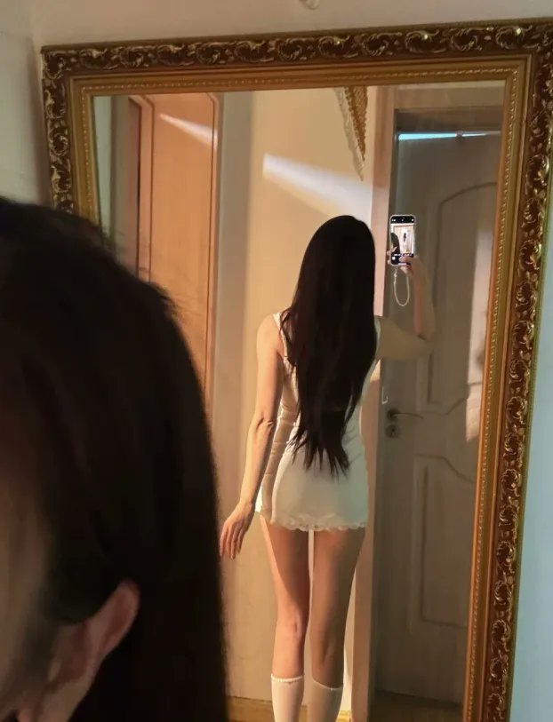AfchainSarah's tweet photo. 本人女大，寻觅圈子干净、单身自律的男生。期待双向治愈互相满足，保持合适距离，互不侵入各自日常，不谈及长远发展，相处自在最重要。
#女大 #南京 https://t.co/n7qlz7LD8P